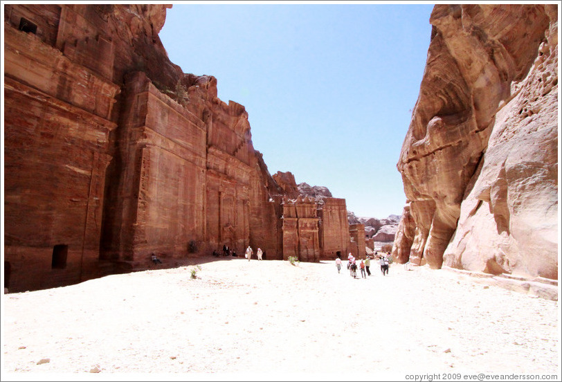 The Street of Fa?es, with rows of Nabataean tombs.