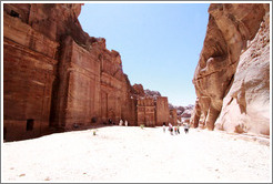 The Street of Fa?es, with rows of Nabataean tombs.