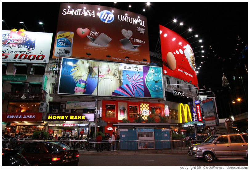 Jalan Bukit Bintang at night.