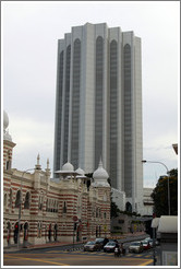 Kompleks Dayabumi (Dayabumi Complex), an Islamic style skyscraper, behind the Muzium Tekstil Negara (National Textile Museum).