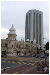 Kompleks Dayabumi (Dayabumi Complex), an Islamic style skyscraper, behind the Muzium Tekstil Negara (National Textile Museum).