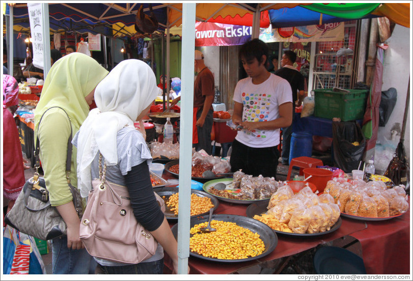 Market on Lorong Tuanku Abdul Rahman.