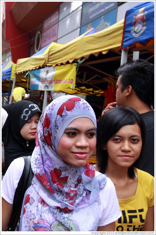 People at the market on Lorong Tuanku Abdul Rahman.