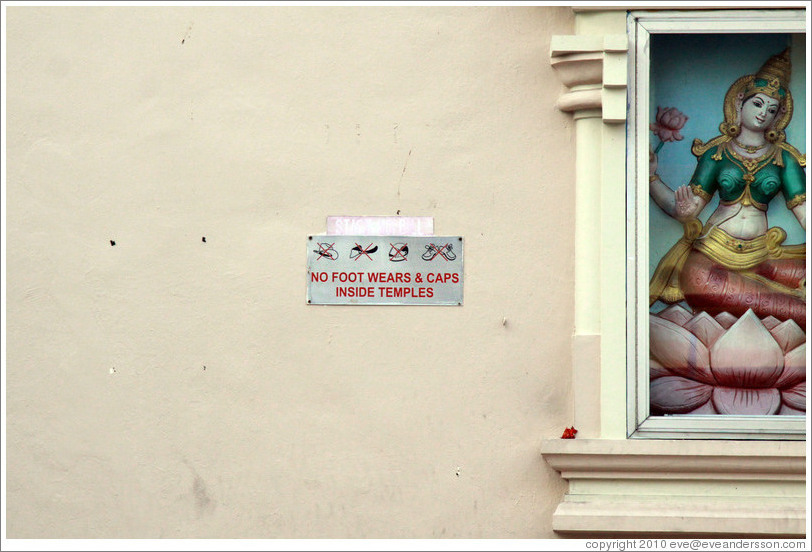 No foot wears & caps sign, Arulmigu Mahamariamman Temple.