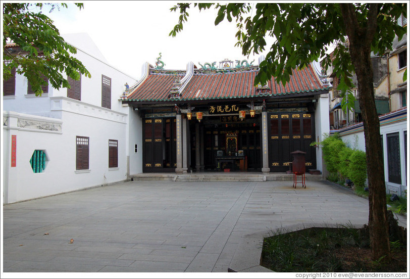 Courtyard, Han Jiang Teochew Ancestral Temple.