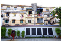 Courtyard, Han Jiang Teochew Ancestral Temple, and nearby housing.