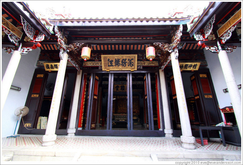 Middle Hall, Han Jiang Teochew Ancestral Temple.