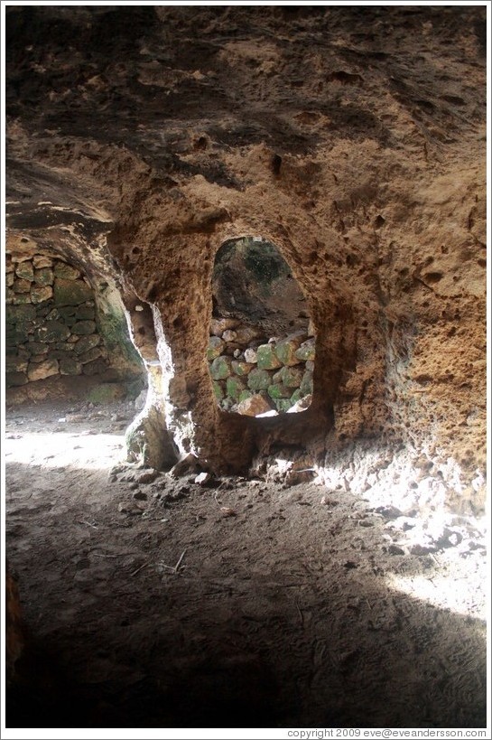 G&#295;ar il-Kbir (the Great Cave), a series of cave houses.