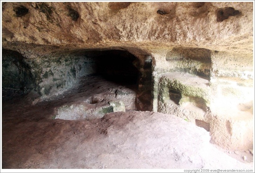G&#295;ar il-Kbir (the Great Cave), a series of cave houses.