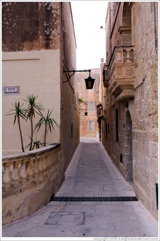 Triq Sant Agata (St. Agatha Street), off of Pjazza Tas-Sur (Bastion Square).
