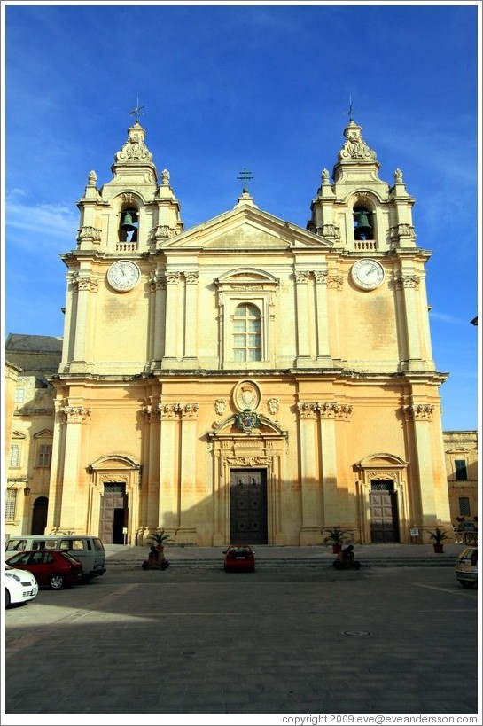 Exterior, St. Paul's Cathedral.