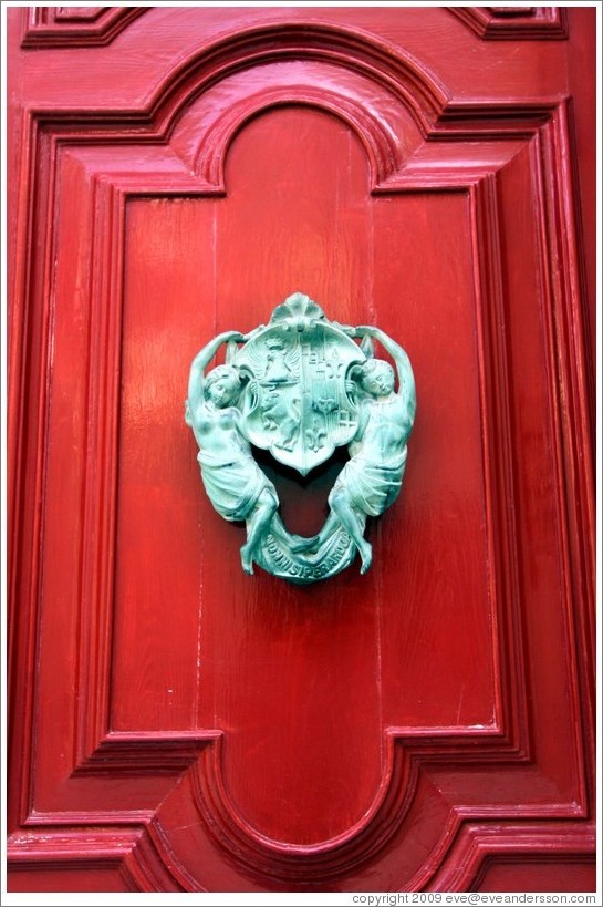 Door ornament, 34 Triq Villegaignon (Villegaignon Street).