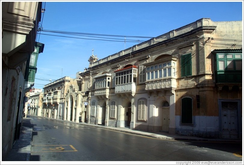 Triq &#288;or&#289; Borg Olivier (George Borg Olivier Street).