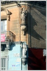 Building with two oratories on the corner, Triq &#288;or&#289; Borg Olivier (George Borg Olivier Street).