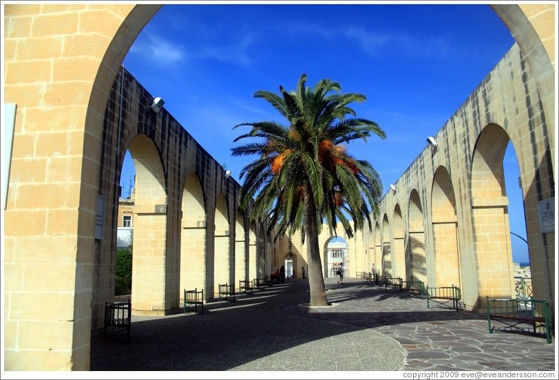 Lower Barakka Gardens (Il-Barrakka t'Isfel).