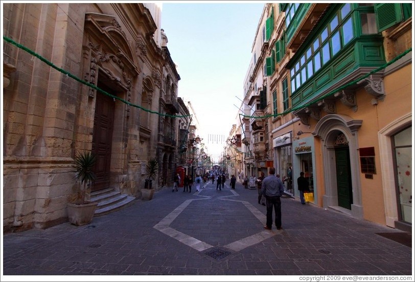 Triq il-Merkanti (Merchant's Street).