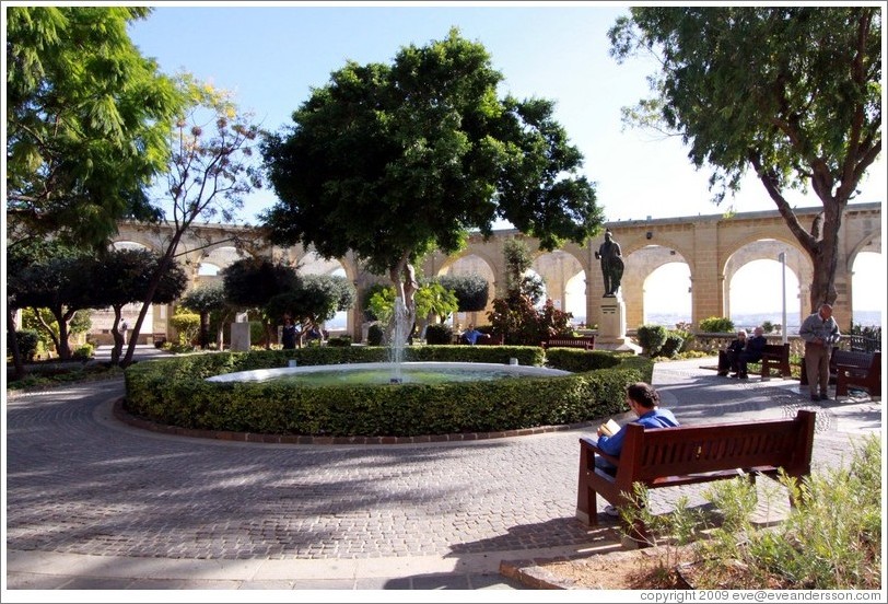Upper Barrakka Gardens (Il-Barrakka ta' Fuq).