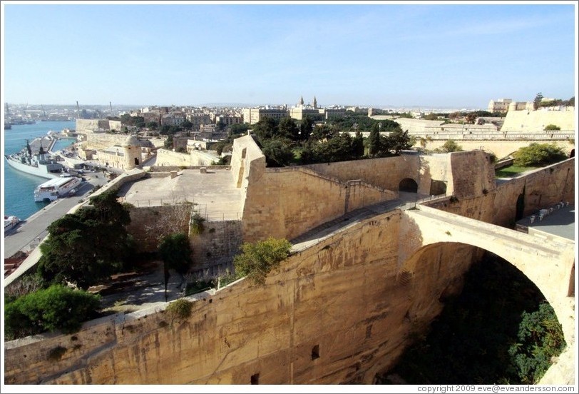 City walls, viewed from Upper Barrakka Gardens (Il-Barrakka ta' Fuq).