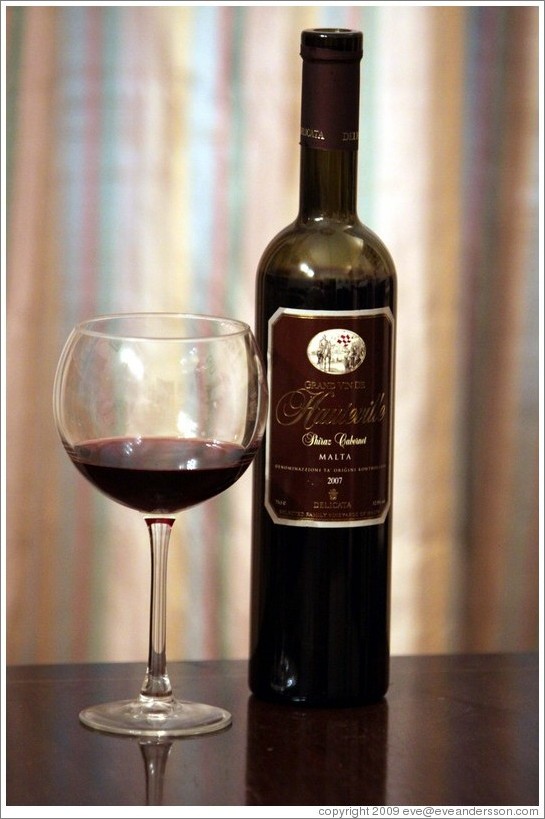 Grand Vin De Hauteville, shiraz cabernet sauvignon blend, Emmanuel Delicata Winemaker, 2007, Malta.
