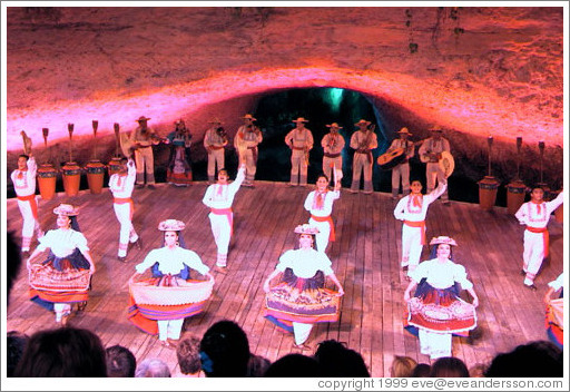 Performance.  Xcaret.