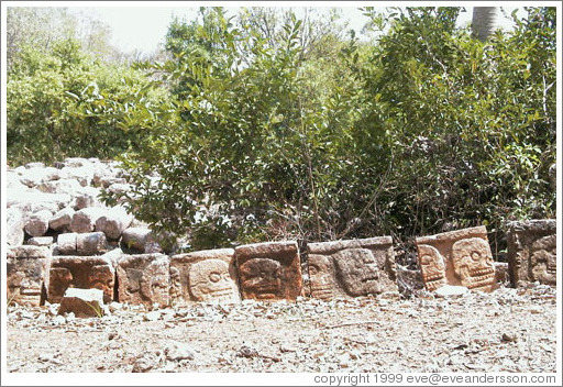 Skulls. Chichen Itza.