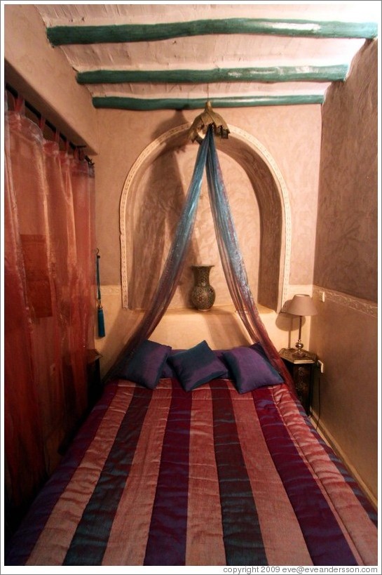 Bed, Riad Lorsya.