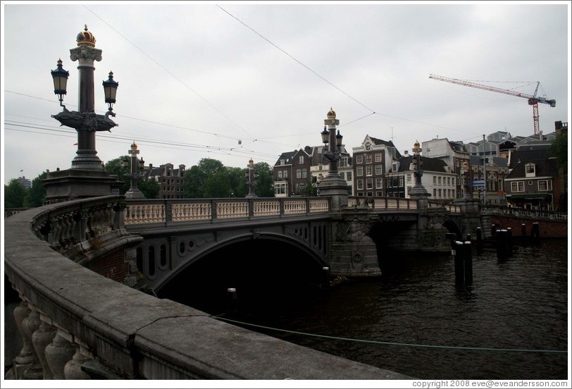 Blauwbrug (Blue Bridge), Centrum district.