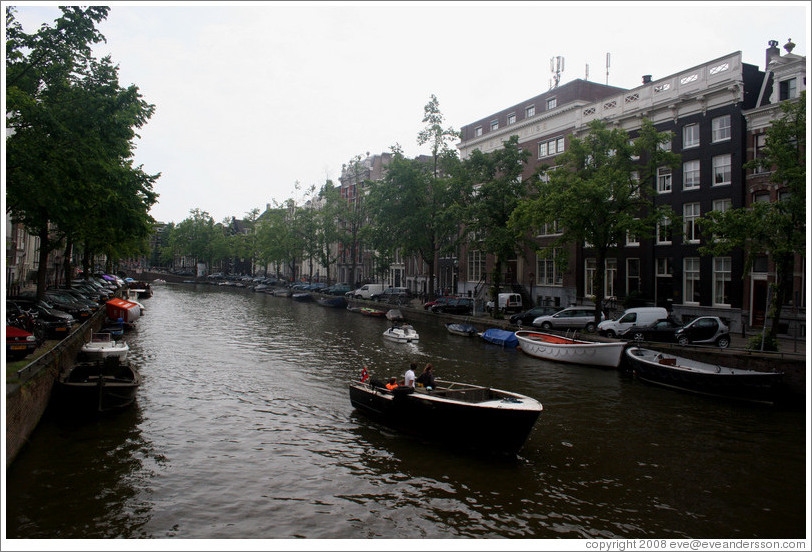 Canal and buildings on Keizersgracht, Centrum district.