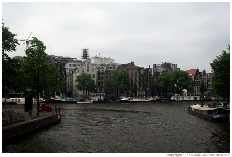 Intersection of Zwanenburgwal and Amstel canals, Centrum district.