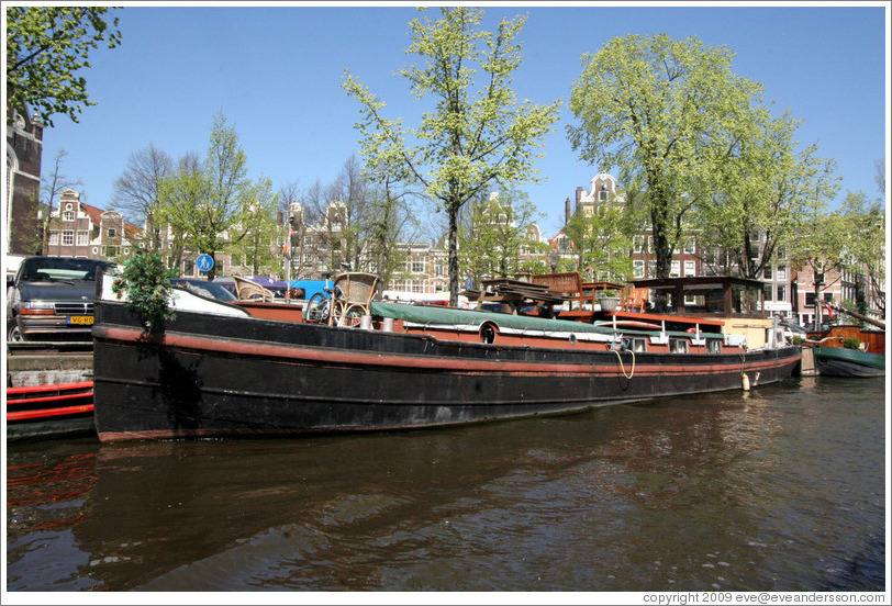 Houseboat.  Prinsengracht, Jordaan district.