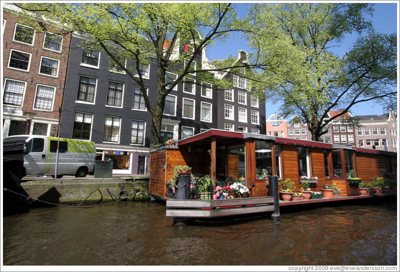 Houseboat.  Prinsengracht, Jordaan district.