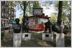 Tante Leen, Manke Nelis, Johnny Meyer, and Johnny Jordan.  Landsgracht, near Prinsengracht, Jordaan district.