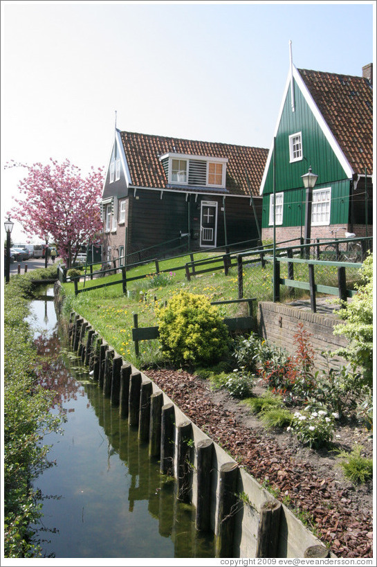 Houses and a mini-canal.