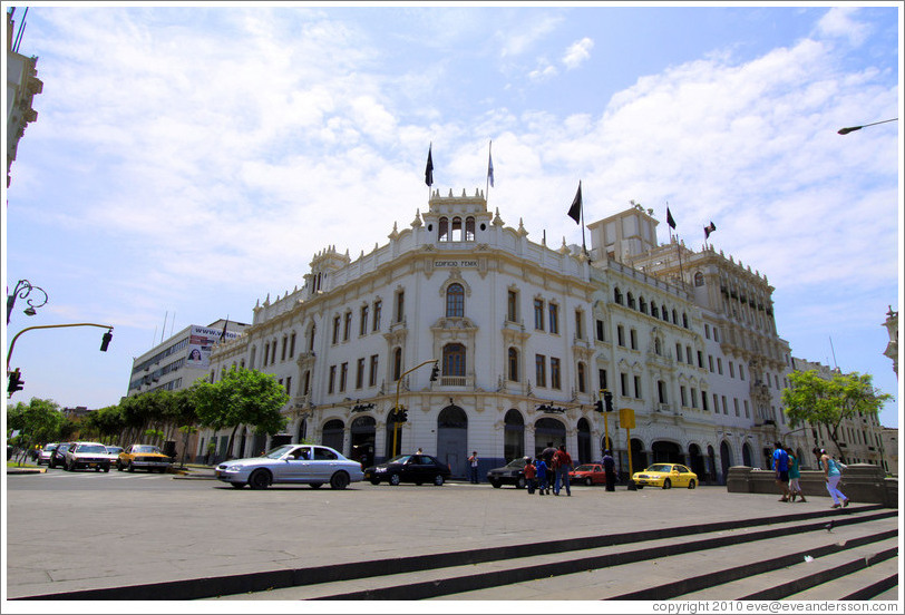 Building near the Plaza San Mart? Historic Center of Lima.