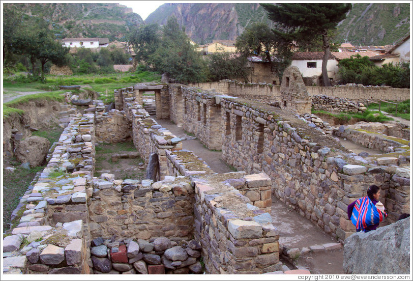 Woman carrying a baby, Ollantaytambo Fortress.