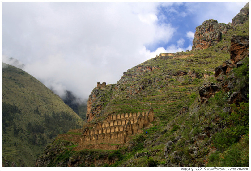 Ruins on Pinkuylluna hill.