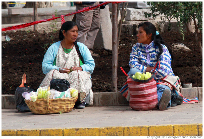 Two women, Plaza de Armas.