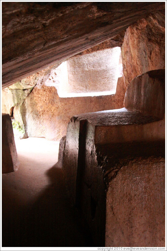 Cavern, Qenko ruins.