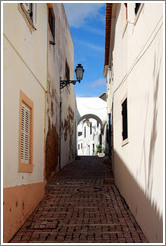 Arch, Travessa da Igreja Velha.