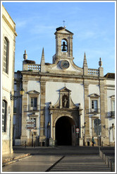 Arco da Vila (Town's Arch), one of the entrances to the old city.