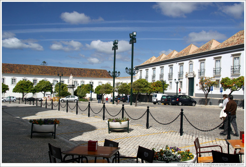 Largo da S?the square around the S?Cathedral).