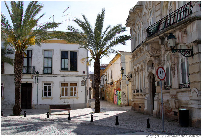 Pra?Dom Marcelino Franco, Bispo do Algarve (Plaza Don Marcelino Franco, Bishop of the Algarve).