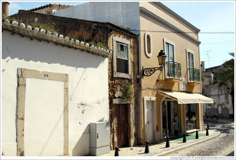 Very narrow house, Rua da Miseric?a.