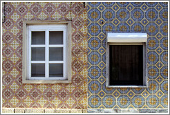 Windows within tiled walls, Rua da Miseric?a.