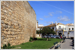 City wall, Rua Jos?aria Brandeiro.