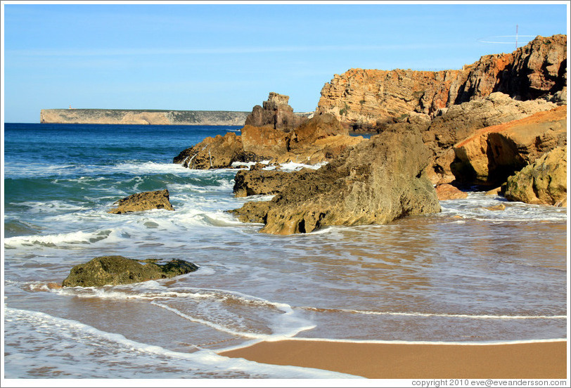 Rocks behind the sandy beach, Praia do Tonel (Tonel Beach).