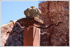 Snake sculpture in front of Caminhos do Gharb, Centro de Interpreta? do Patrim? Isl?co.