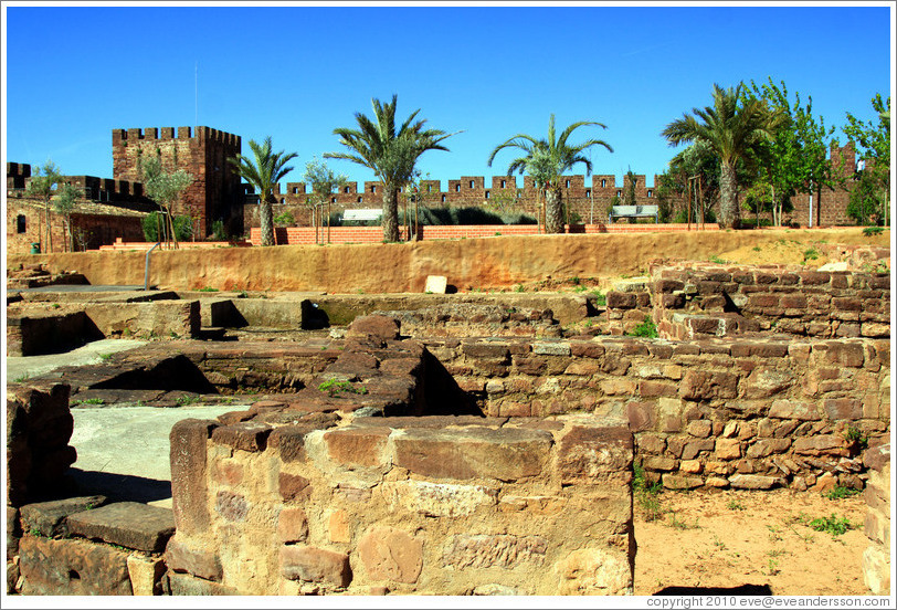 Complexo de Banhos (Complex of Baths), Pal?o Principal (Main Palace), Silves Castle.