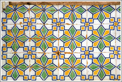 Wall tiles at 5 de Outubro 16.