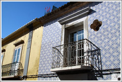 Balcony and window, Travessa Dr. Parreira.